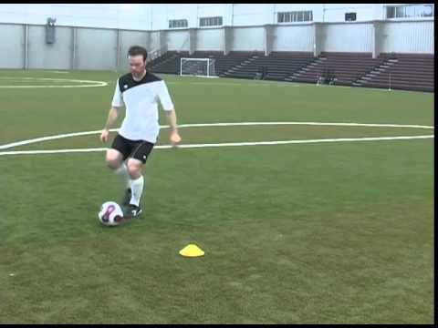How To Do The Single Lunge Soccer Football Move