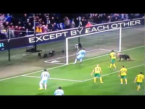 Ballotelli shoulder goal!